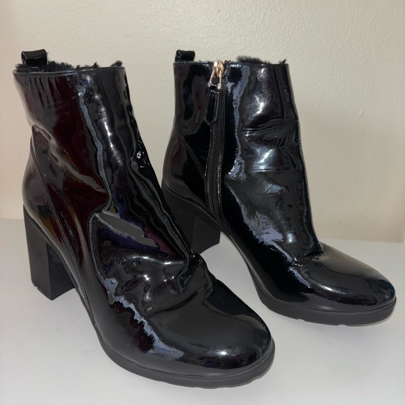 Black Heeled Boots with Glossy Patent Finish - Picture 1 of 9
